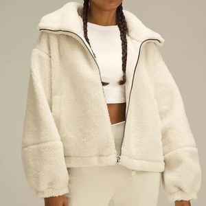 NWT Lululemon Cinchable Fleece Zip Up, Size 6. SOLD OUT White Opal